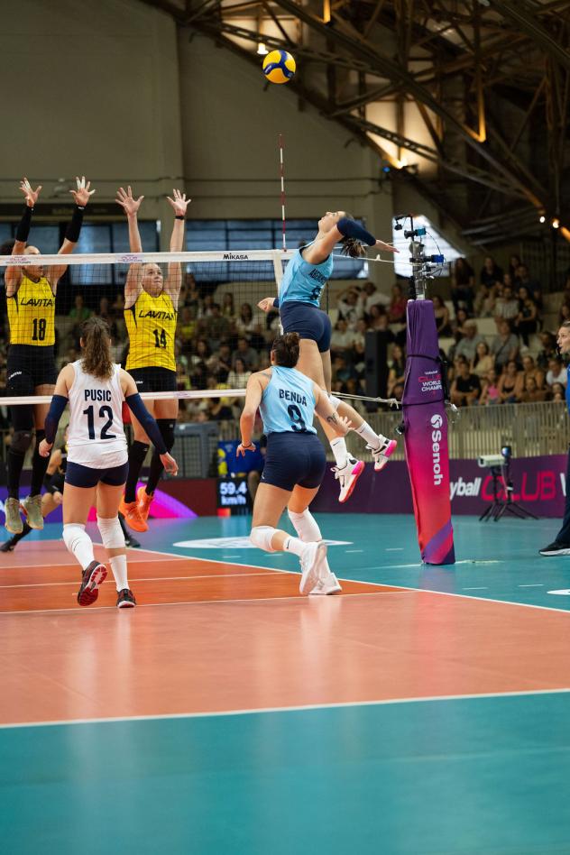 Orlando Valkyries outside hitter Brittany Abercrombie goes high
