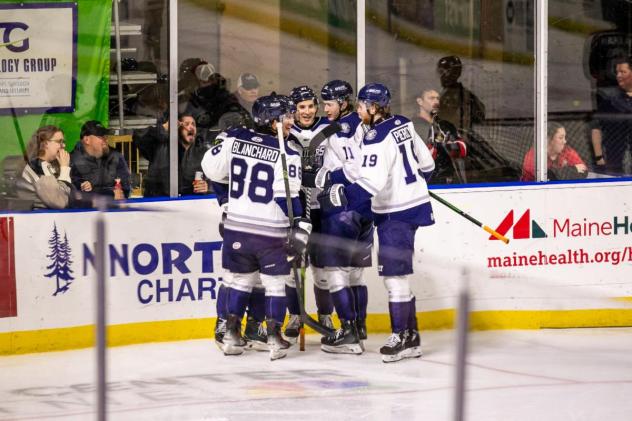 Worcester Railers celebratory huddle