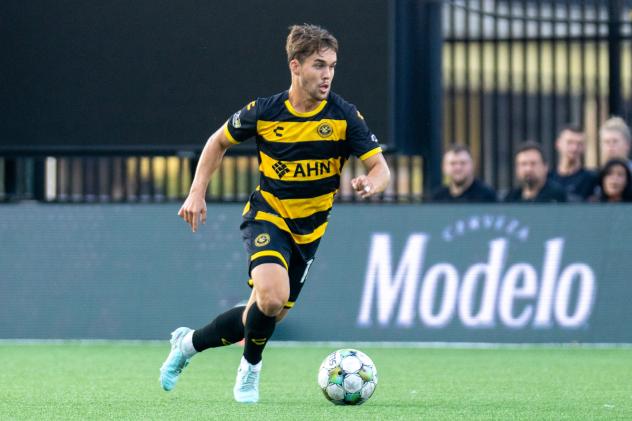 Pittsburgh Riverhounds SC midfielder Robbie Mertz