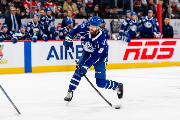 Syracuse Crunch defenseman forward Wojciech Stachowiak