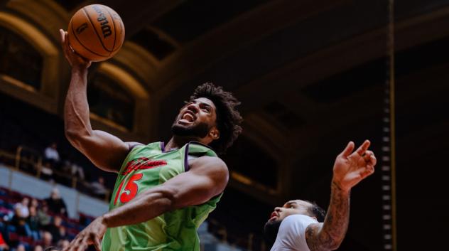 Norchad Omier of the Cleveland Charge