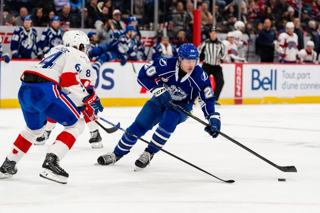 Syracuse Crunch forward Cooper Flinton vs. the Laval Rocket