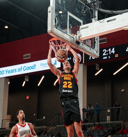 College Park Skyhawks forward Nikola Đurišić dunks