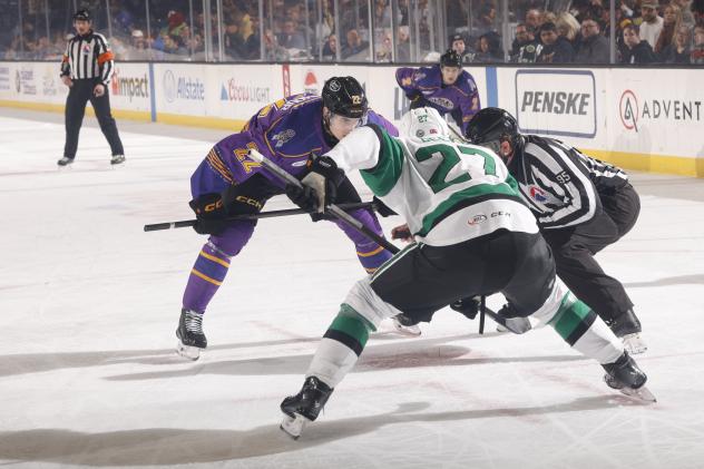 Texas Stars' Jack Becker versus Chicago Wolves' Skyler Brind'Amour