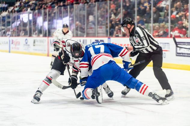 Adirondack Thunder face off with the Trois-Rivieres Lions