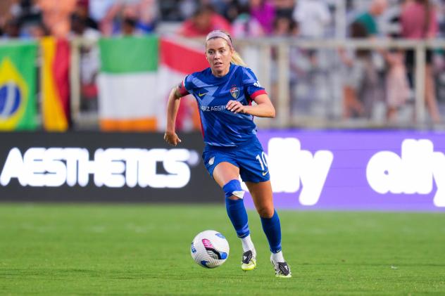 North Carolina Courage midfielder Denise O'Sullivan