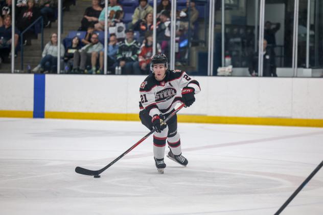 Forward Aidan Dyer with the Chicago Steel