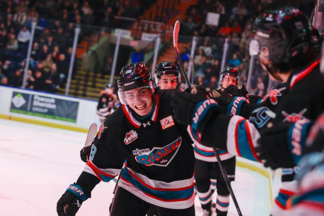 Kelowna Rockets right wing Eli Barrett