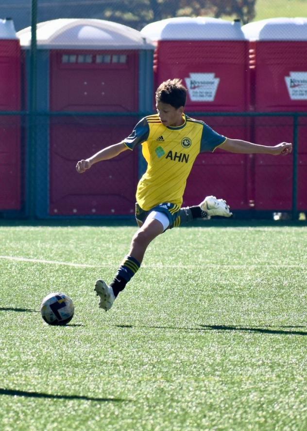 Pittsburgh Riverhounds SC midfielder Warren Agostoni