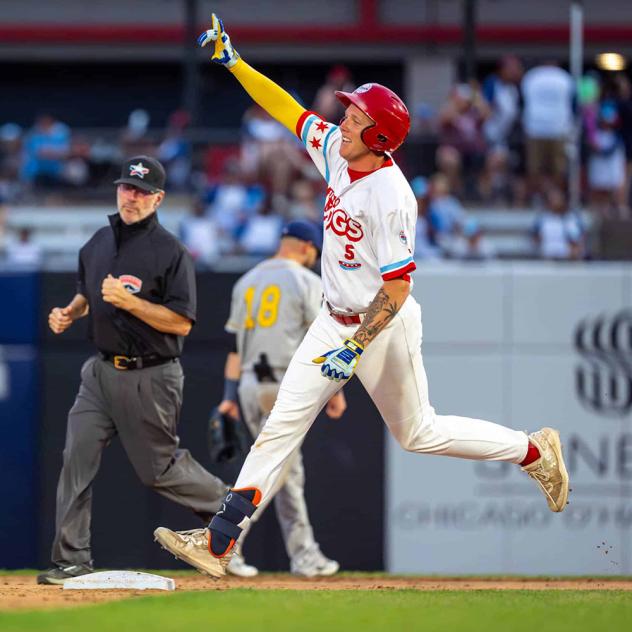 First baseman Jacob Teter with the Chicago Dogs