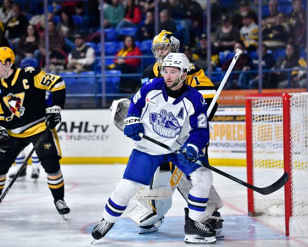 Syracuse Crunch center Dylan Duke vs. the Wilkes-Barre/Scranton Penguins