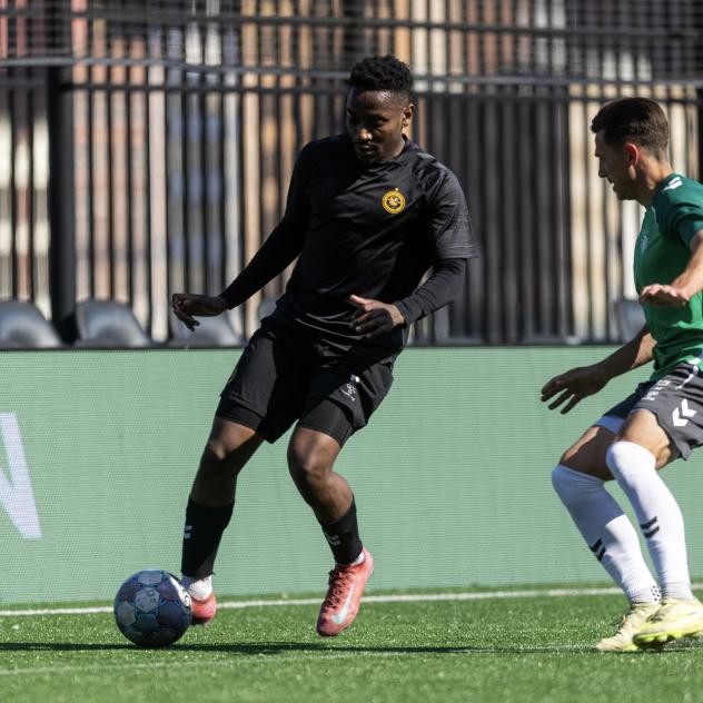 Pittsburgh Riverhounds SC defender Perrin Barnes vs. Lexington SC