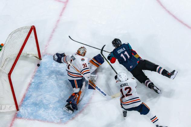 Kelowna Rockets forward Tij Iginla scores