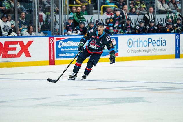 Florida Everblades forward Oliver Chau