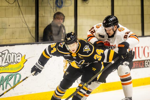 Wheeling Nailers forward Zach Urdahl vs. the Fort Wayne Komets