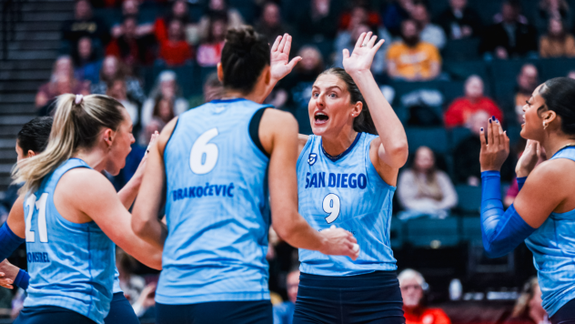 San Diego Mojo exchange high fives