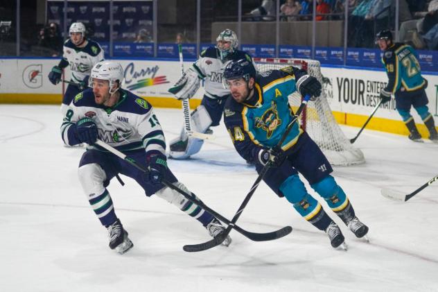 Worcester Railers, as the Monkey Wrenches, forward Anthony Callin (right)