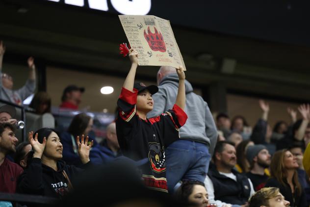 Ottawa Black Bears fans