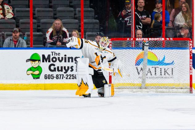 Wheeling Nailers goaltender Taylor Gauthier