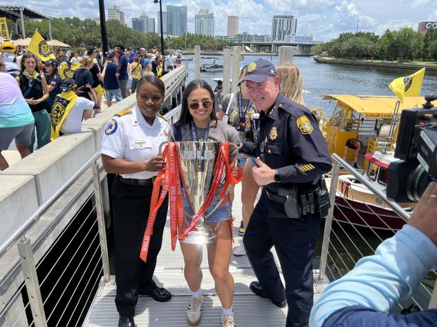 Boat parade celebrates Tampa Bay Sun FC title