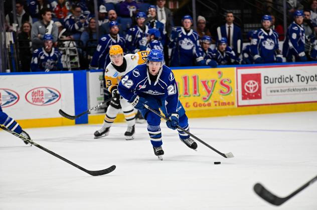 Syracuse Crunch left wing Jakob Pelletier vs. the Wilkes-Barre/Scranton Penguins