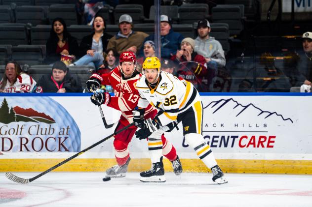 Rapid City Rush's Ryan Wagner and Wheeling Nailers' Tommy Budnick on game night