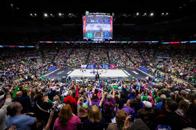 A record crowd wathches the Omaha Supernovas