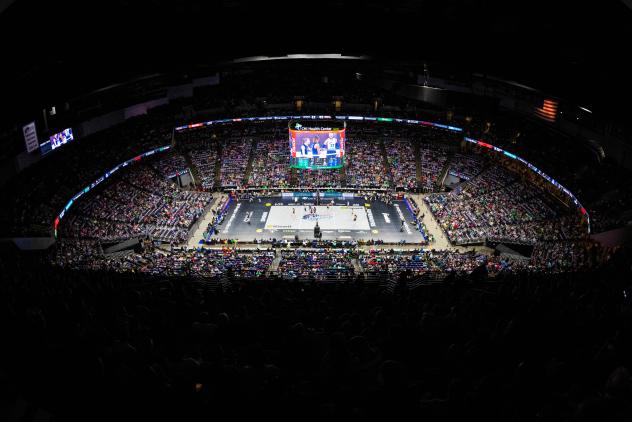 A record crowd wathches the Omaha Supernovas