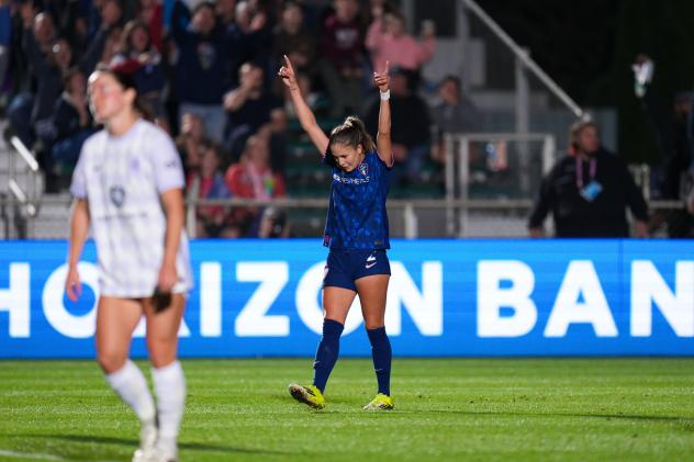 North Carolina Courage midfielder Ashley Sanchez