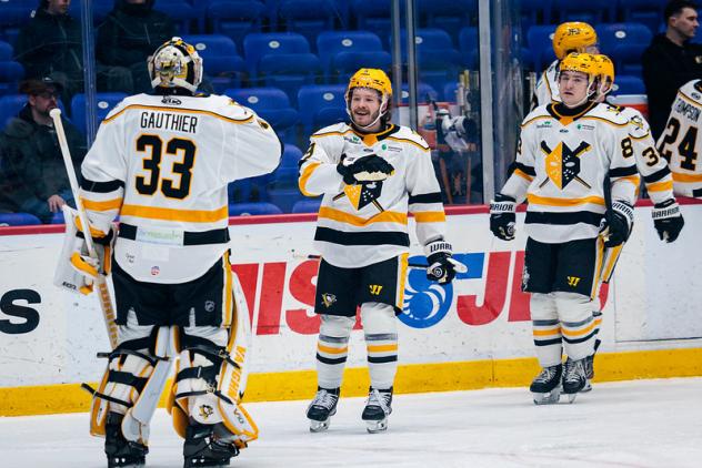 Wheeling Nailers congratulate goaltender Taylor Gauthier