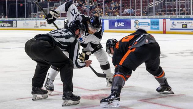 Wichita Thunder face off against the Kansas City Mavericks
