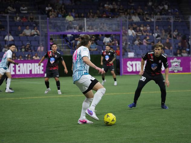St. Louis Ambush midfielder William Eskay vs. the Empire Strykers