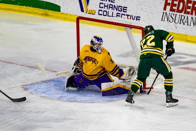 Goaltender Alex Tracy with the Minnesota St. University - Mankato