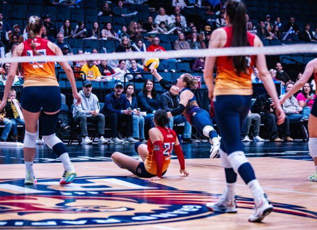 Grand Rapids Rise extend for a ball against the Dallas Pulse