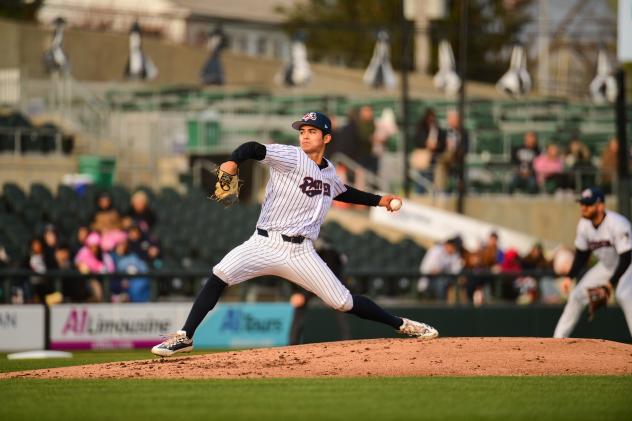 Somerset Patriots pitcher Kyle Carr