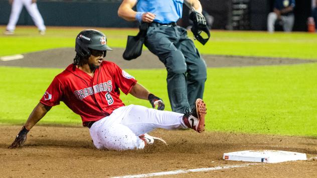 Hickory Crawdads outfielder Deward Tovar