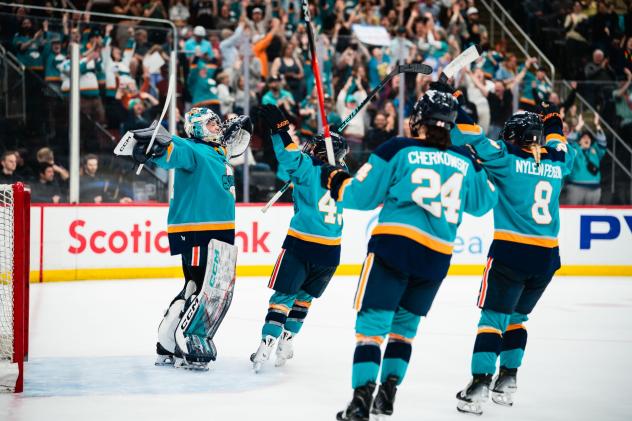 New York Sirens celebrate a big win