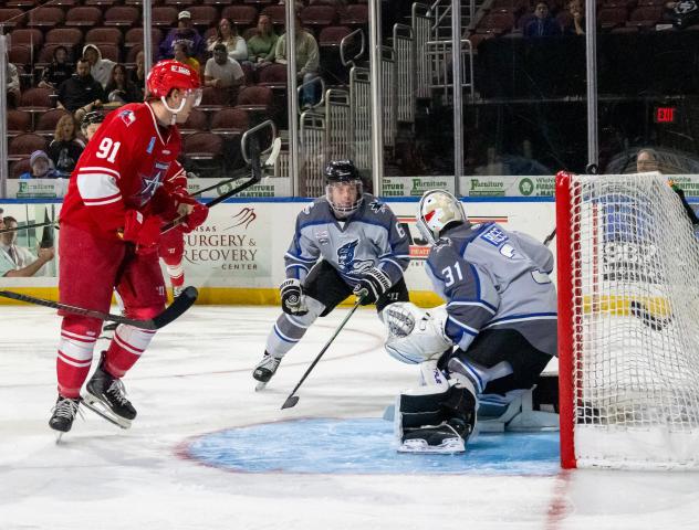 Allen Americans center Michael Gildon vs. the Wichita Thunder