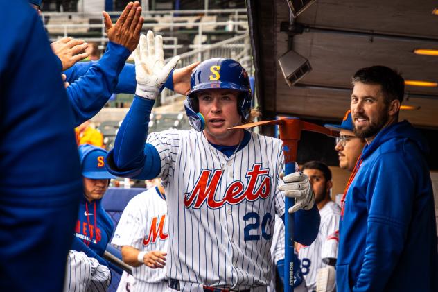 Syracuse Mets first baseman Ryan Clifford