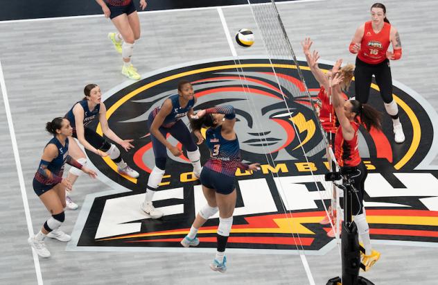 Grand Rapids Rise battle the Columbus Fury