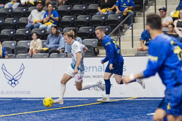 St. Louis Ambush forward Mario Falsone with possession vs. the San Diego Sockers