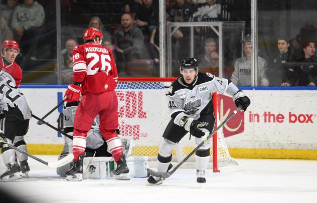 Allen Americans center Spencer Asuchak (left) vs. the Idaho Steelheads