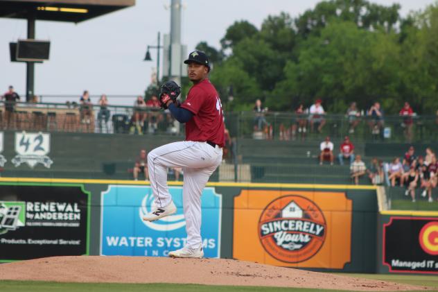 Columbia Fireflies pitcher Hiro Wyatt