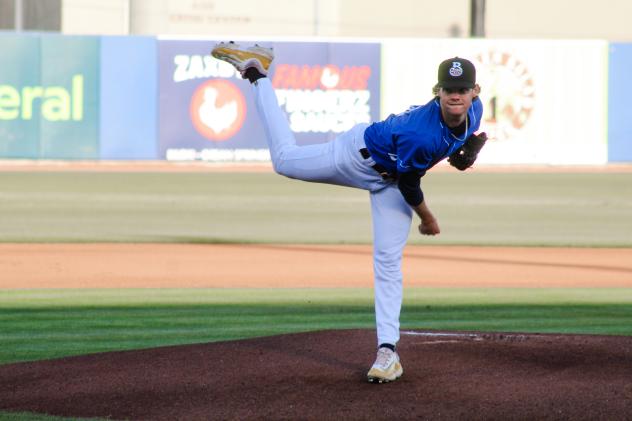 Biloxi Shuckers pitcher Tyson Hardin