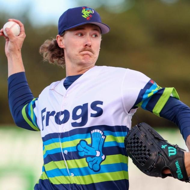 Bryce Miller pitching for the Everett AquaSox