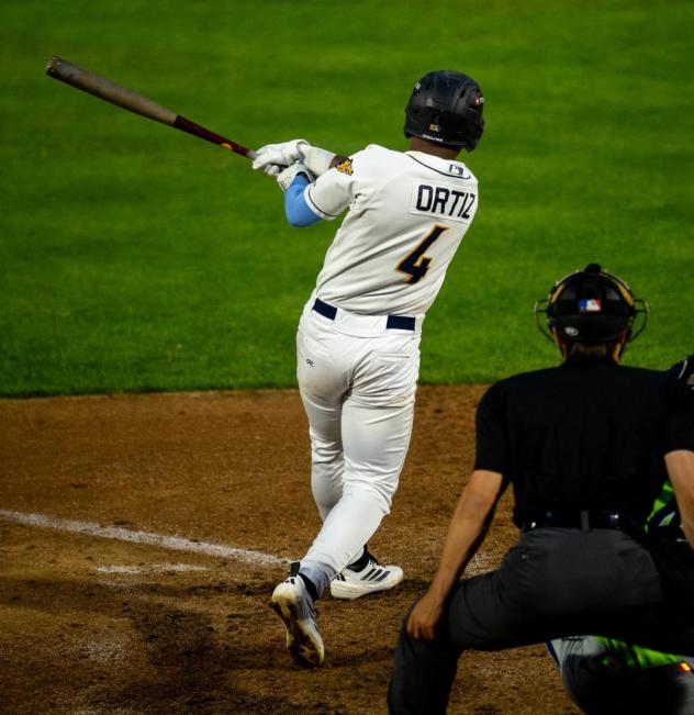 Tri-City Dust Devils third baseman Capri Ortiz at bat