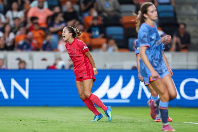 North Carolina Courage midfielder Ashley Sanchez