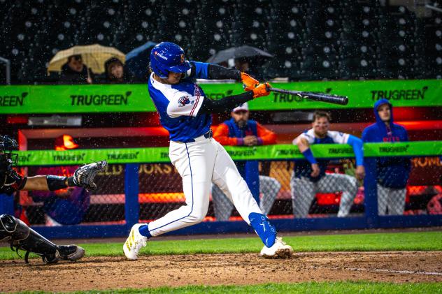 Cristian Pache of the Syracuse Mets bats in the rain