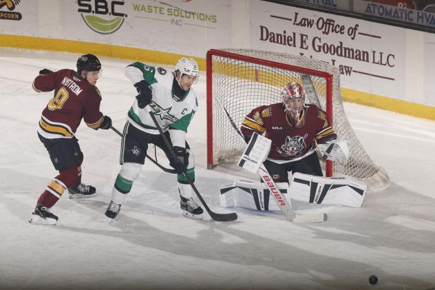 Texas Stars forward Curtis McKenzie vs. the Chicago Wolves