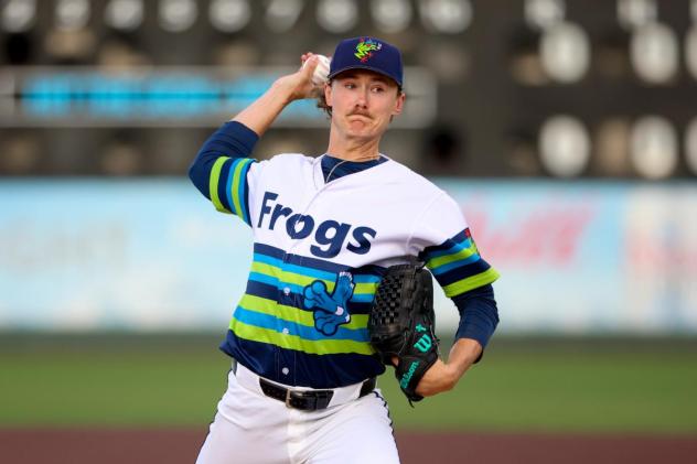 Bryce Miller pitching for the Everett AquaSox